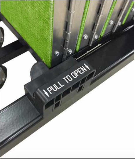 Movable wall - locking storage latch Movable wall - locking storage latch