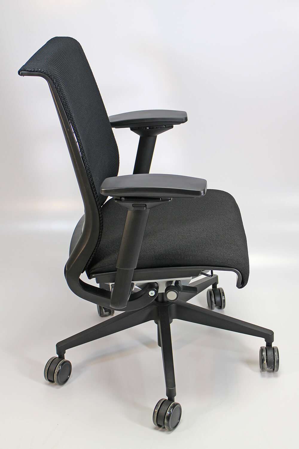 Steelcase think chair side view Steelcase think chair side view